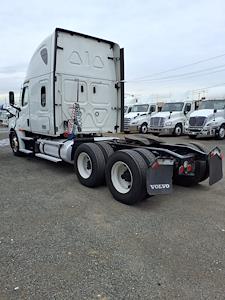 Used 2022 Freightliner Cascadia Detroit Diesel DD15 Semi Truck with Sleeper Cab for sale #569522 - photo 2