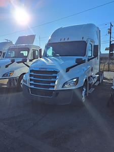 Used 2022 Freightliner Cascadia Detroit Diesel DD15 Semi Truck with Sleeper Cab for sale #569524 - photo 1
