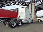 Used 2022 Freightliner Cascadia Detroit Diesel DD15 Semi Truck with Sleeper Cab for sale #569526 - photo 5