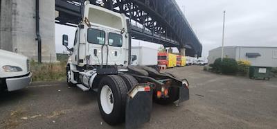 Used 2017 Freightliner Cascadia Detroit DD13 Semi Truck for sale #671998 - photo 2