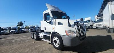 Used 2017 Freightliner Cascadia Detroit DD13 Semi Truck for sale #680670 - photo 1