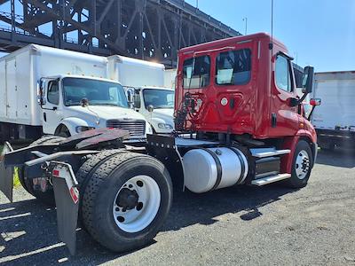 Used 2018 Freightliner Cascadia Detroit DD13 Semi Truck for sale #684478 - photo 2