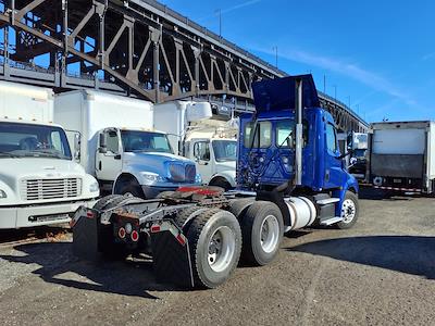 Used 2019 Freightliner Cascadia Detroit DD13 Semi Truck for sale #788600 - photo 2