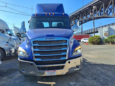 Used 2019 Freightliner Cascadia Detroit DD13 Semi Truck for sale #788602 - photo 2