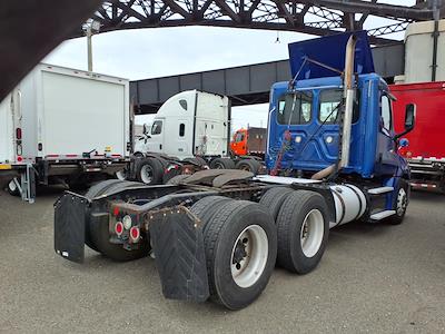 Used 2019 Freightliner Cascadia Detroit DD13 Semi Truck for sale #788650 - photo 2