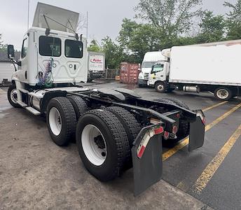 Used 2019 Freightliner Cascadia Detroit Diesel DD15 Semi Truck for sale #803488 - photo 2