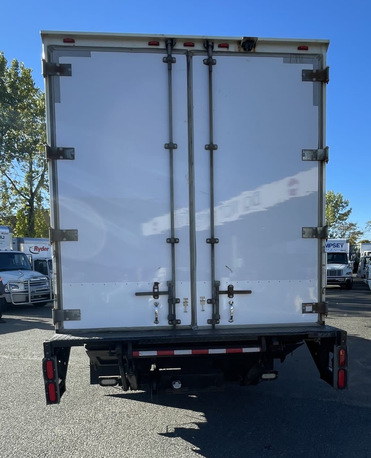 Used 2019 Isuzu NPR-XD - photo 8