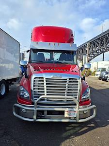 Used 2019 Freightliner Cascadia Detroit Diesel DD15 Semi Truck for sale #862508 - photo 2