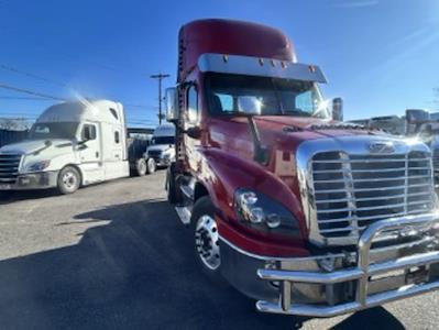 Used 2019 Freightliner Cascadia Detroit Diesel DD15 Semi Truck for sale #862565 - photo 1