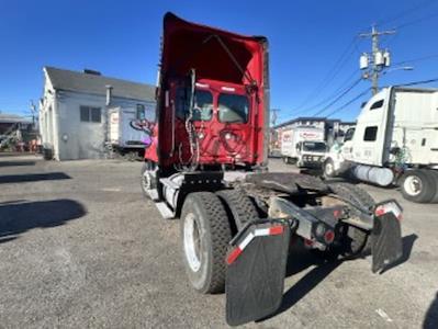 Used 2019 Freightliner Cascadia Detroit Diesel DD15 Semi Truck for sale #862565 - photo 2