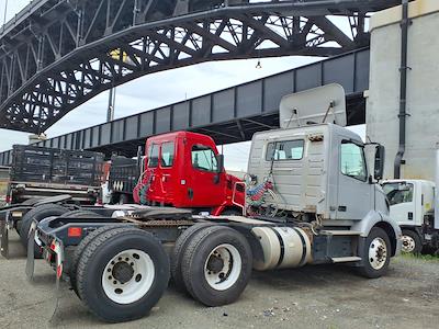 Used 2019 Volvo VNR Volvo D13 Semi Truck for sale #868569 - photo 2
