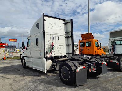 Used 2020 Freightliner Cascadia Cummins X15 Semi Truck with Sleeper Cab for sale #280608 - photo 2