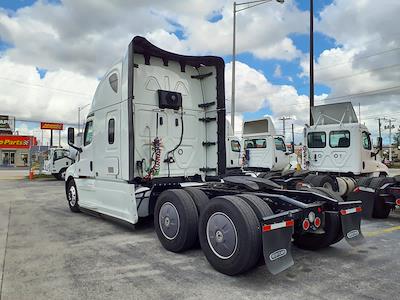 Used 2022 Freightliner Cascadia Detroit Diesel DD15 Semi Truck with Sleeper Cab for sale #581926 - photo 2
