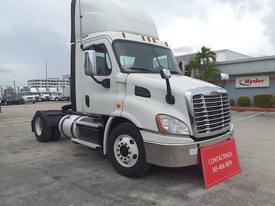 Used 2018 Freightliner Cascadia Detroit DD13 Semi Truck for sale #683771 - photo 1