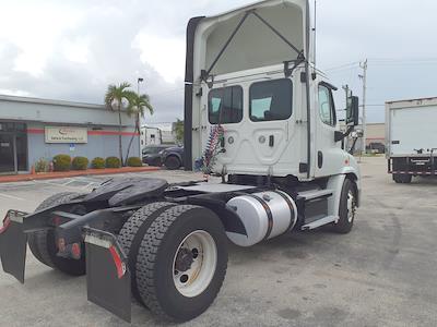 Used 2018 Freightliner Cascadia Detroit DD13 Semi Truck for sale #683771 - photo 2