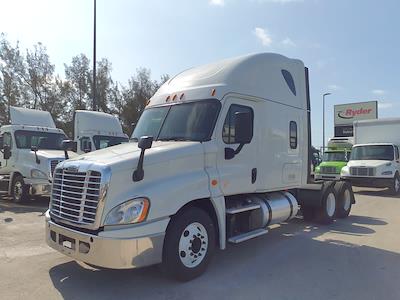 Used 2019 Freightliner Cascadia Detroit Diesel DD15 Semi Truck with Sleeper Cab for sale #804077 - photo 1