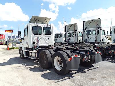 Used 2019 Freightliner Cascadia Detroit DD13 Semi Truck for sale #813358 - photo 2