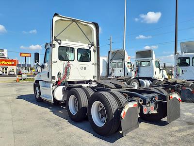 Used 2019 Freightliner Cascadia Cummins X15 Semi Truck for sale #861316 - photo 2