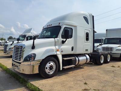 Used 2020 Freightliner Cascadia Detroit Diesel DD15 Semi Truck with Sleeper Cab for sale #232878 - photo 1