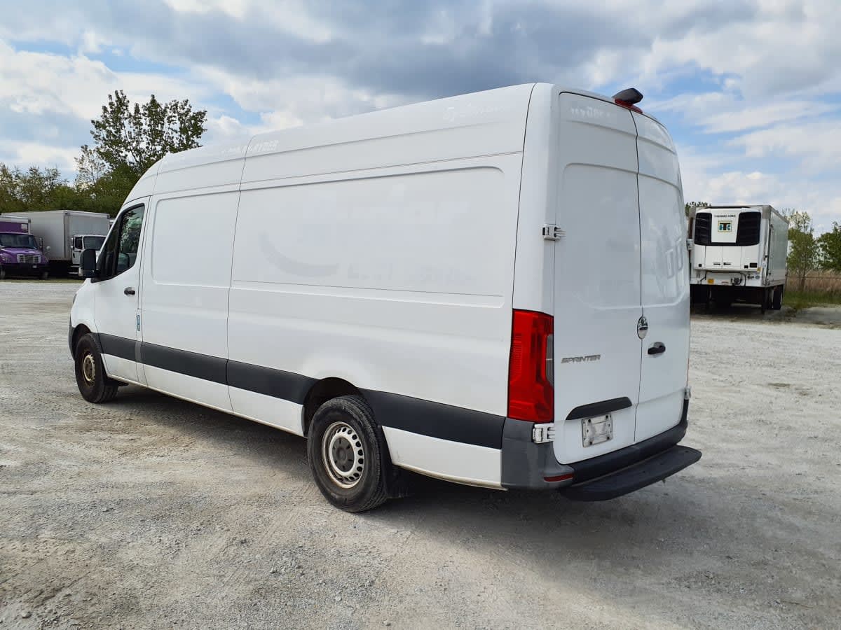 Used 2019 Freightliner Sprinter - photo 8