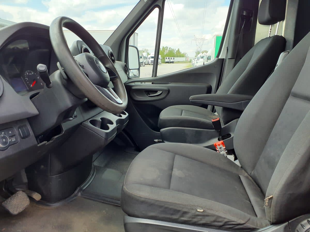 Used 2019 Freightliner Sprinter - photo 9