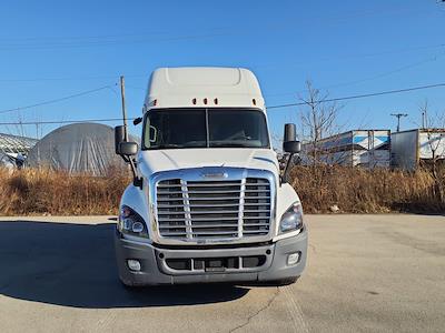 Used 2019 Freightliner Cascadia Detroit Diesel DD15 Semi Truck with Sleeper Cab for sale #261990 - photo 2