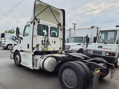 Used 2020 Freightliner Cascadia Detroit DD13 Semi Truck for sale #270159 - photo 2