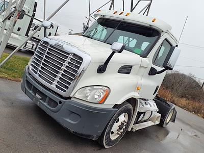Used 2015 Freightliner Cascadia Detroit DD13 Semi Truck for sale #301992 - photo 1