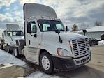 Used 2016 Freightliner Cascadia Cummins ISX Semi Truck for sale #653748 - photo 4