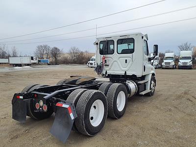 Used 2018 Freightliner Cascadia Detroit DD13 Semi Truck for sale #686579 - photo 2