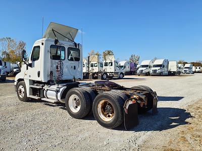 Used 2018 Freightliner Cascadia Detroit DD13 Semi Truck for sale #746875 - photo 2
