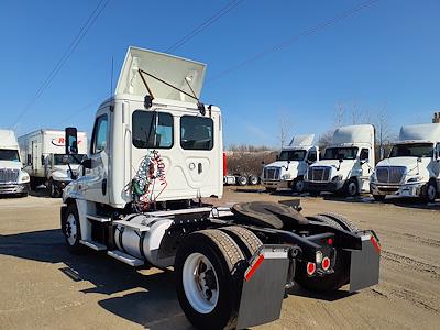 Used 2018 Freightliner Cascadia Detroit DD13 Semi Truck for sale #765918 - photo 2