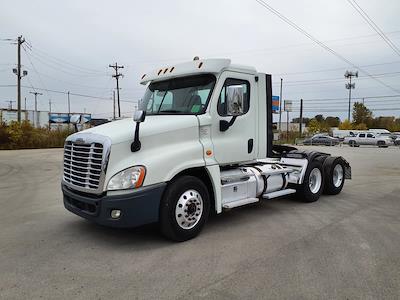 Used 2018 Freightliner Cascadia Cummins X15 Semi Truck for sale #786332 - photo 1