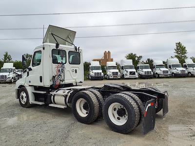 Used 2019 Freightliner Cascadia Detroit DD13 Semi Truck for sale #812936 - photo 2