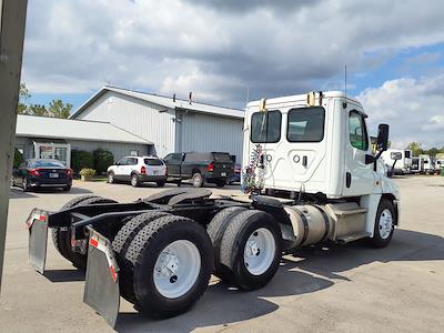 Used 2019 Freightliner Cascadia Detroit DD13 Semi Truck for sale #813579 - photo 2