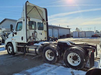 Used 2019 Freightliner Cascadia Detroit Diesel DD15 Semi Truck for sale #815121 - photo 2
