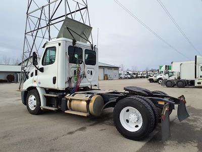 Used 2019 Freightliner Cascadia Detroit DD13 Semi Truck for sale #863305 - photo 2
