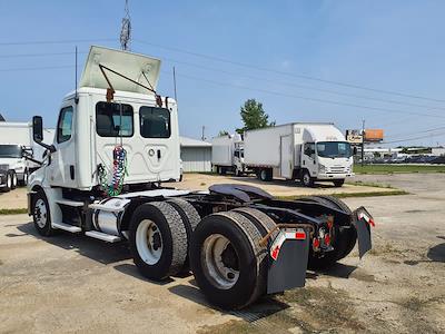 Used 2019 Freightliner Cascadia Detroit DD13 Semi Truck for sale #866453 - photo 2