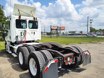 Used 2019 Freightliner Cascadia Detroit DD13 Semi Truck for sale #866455 - photo 2