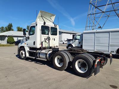 Used 2019 Freightliner Cascadia Detroit Diesel DD15 Semi Truck for sale #869326 - photo 2