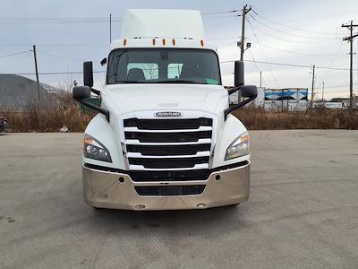 Used 2019 Freightliner Cascadia Detroit DD13 Semi Truck for sale #878289 - photo 2
