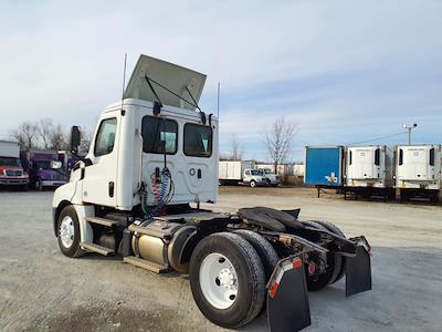 Used 2020 Freightliner Cascadia - photo 1