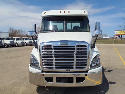 Used 2018 Freightliner Cascadia - photo 1