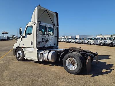 Used 2020 Freightliner Cascadia Detroit DD13 Semi Truck for sale #270236 - photo 2