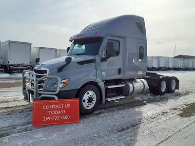 Used 2020 Freightliner Cascadia - photo 1