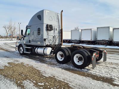 Used 2020 Freightliner Cascadia - photo 1
