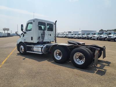 Used 2020 Freightliner Cascadia Detroit DD13 Semi Truck for sale #293215 - photo 2