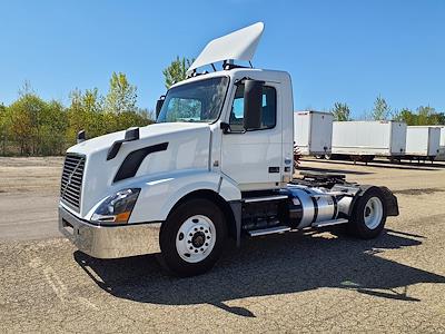 Used 2016 Volvo VNL 4x2 Semi Truck for sale #398940 - photo 1
