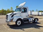 Used 2016 Volvo VNL 4x2 Semi Truck for sale #398940 - photo 1