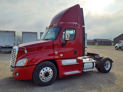 Used 2013 Freightliner Cascadia Detroit DD13 Semi Truck for sale #504941 - photo 1